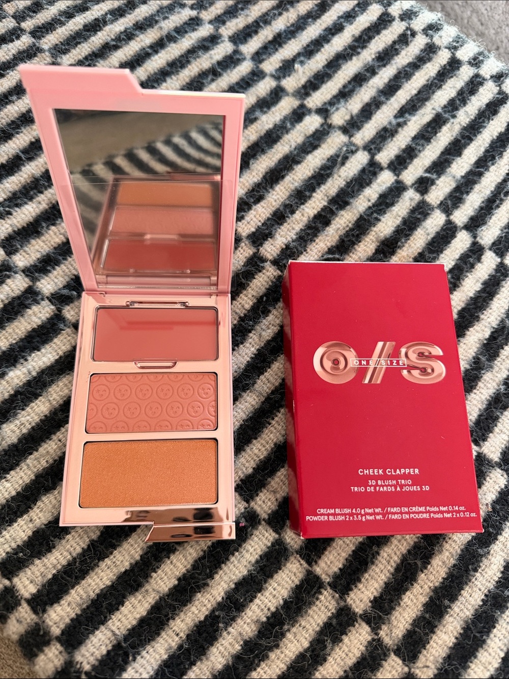 ONE/SIZE Cheek Clapper 3D Blush Trio — Very That (neutral peach/pink)